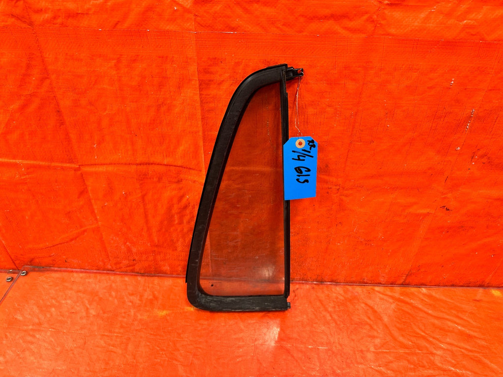 97 01 HONDA CR V CRV   PASSENGER RIGHT REAR   DOOR VENT GLASS   OEM FACTORY #3010