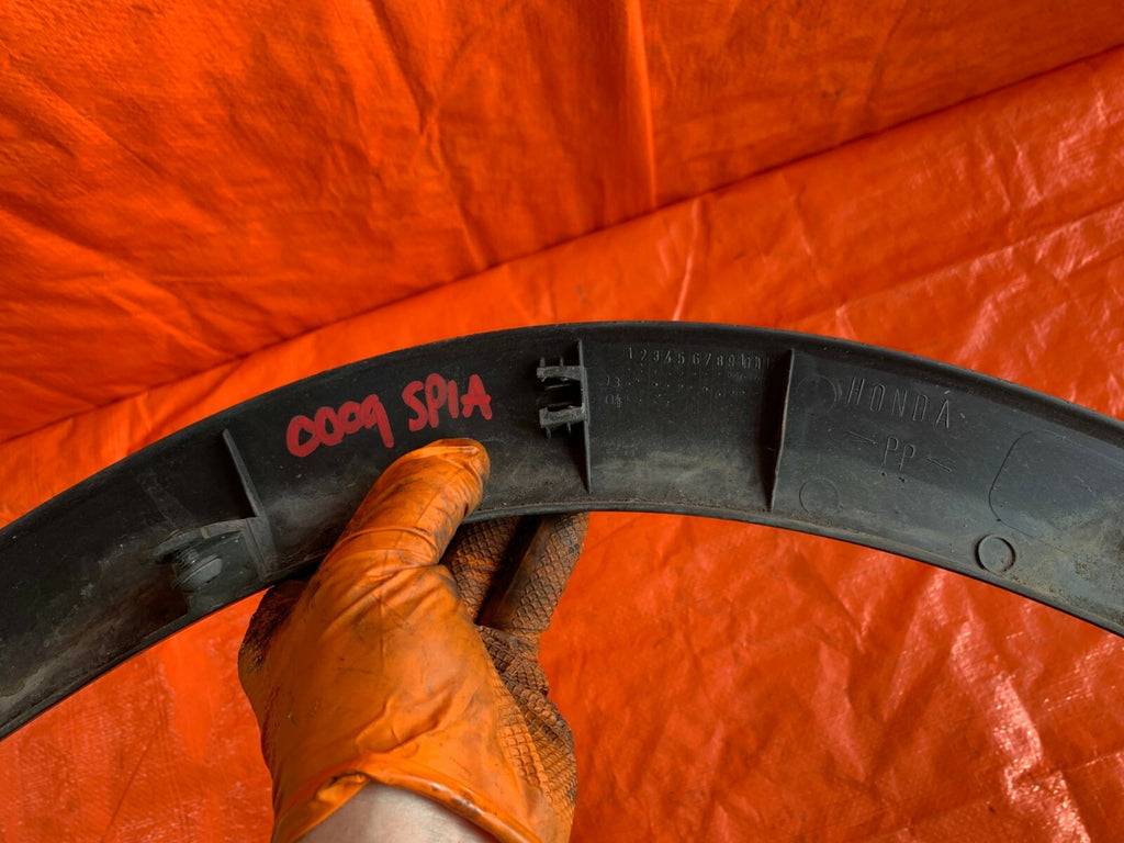 OEM 2004 04 HONDA CR V CRV 4WD   DRIVER LEFT REAR OVER FENDER TRIM10