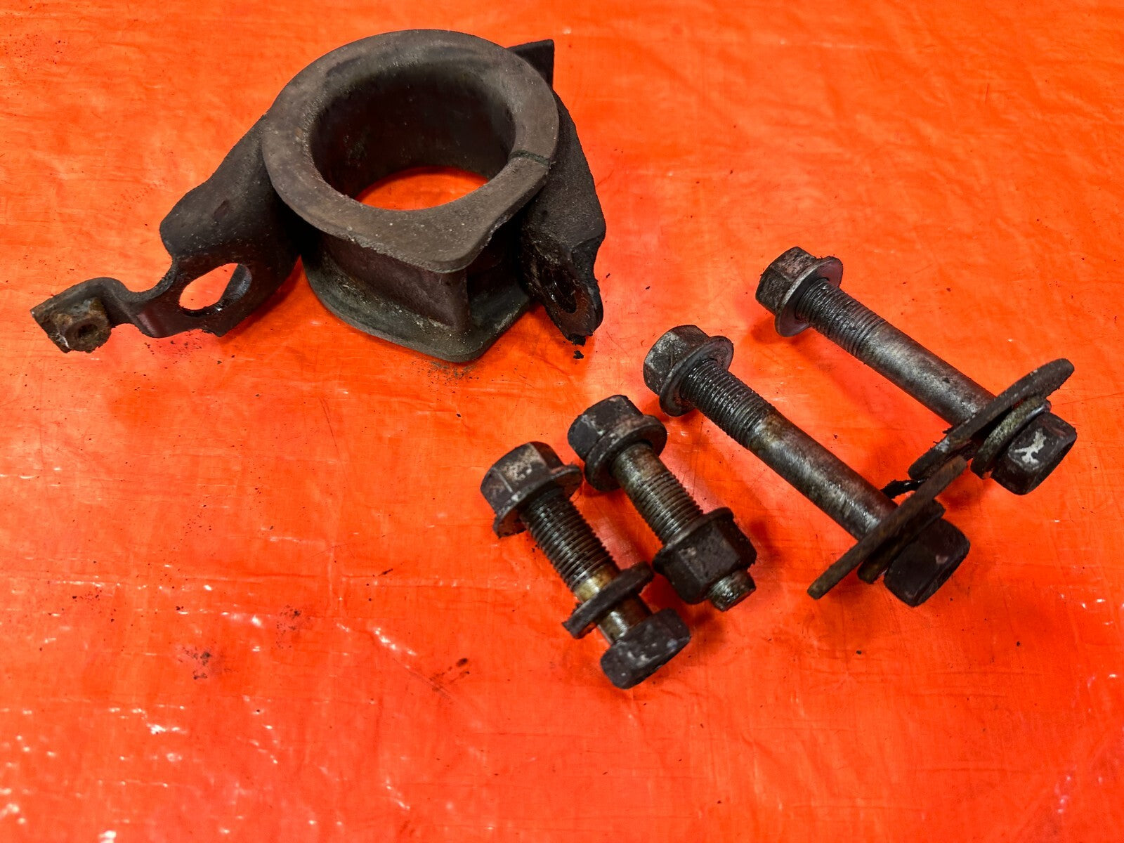 92 00 LEXUS SC300   POWER STEERING RACK BRACKETS W/ BOLTS HARDWARE   OEM #2764