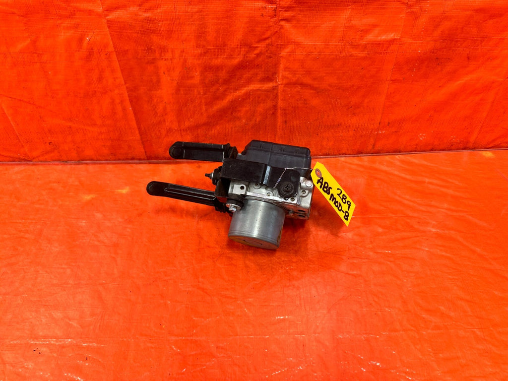 2018 18 INFINITI Q60 RED SPORT   ABS PUMP ANTI SKID LOCK ACTUATOR VSA MODULATOR4