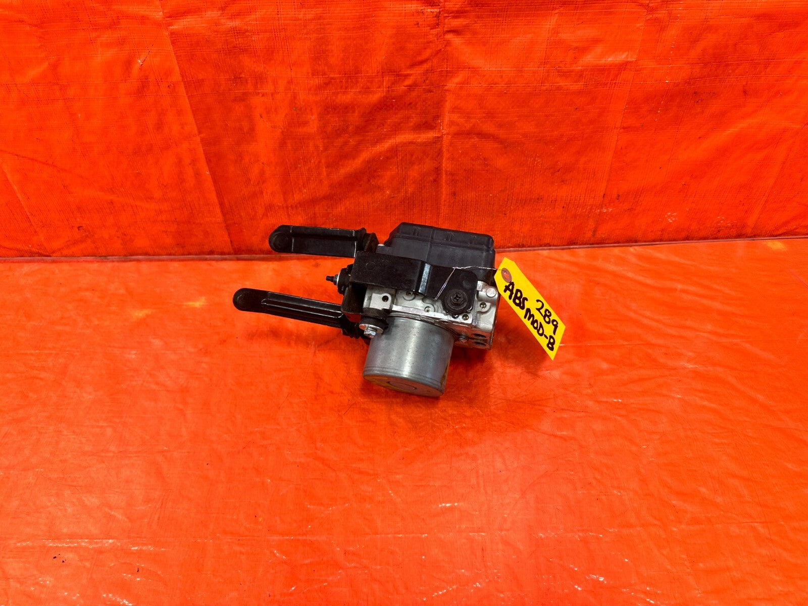 2018 18 INFINITI Q60 RED SPORT   ABS PUMP ANTI SKID LOCK ACTUATOR VSA MODULATOR4