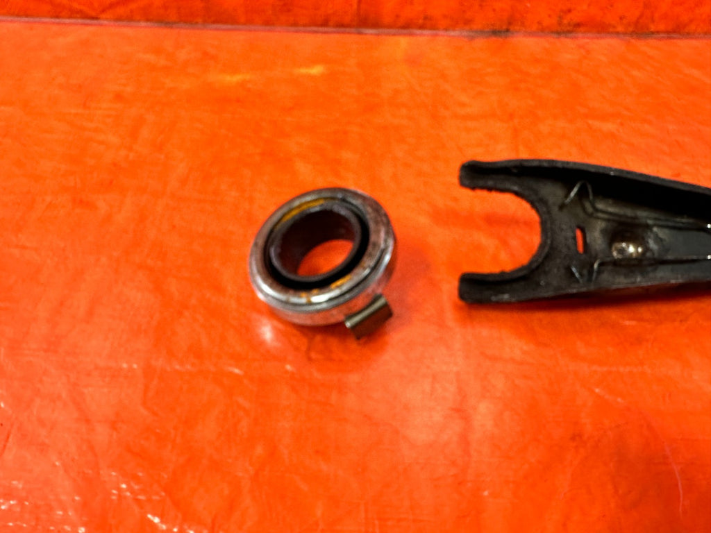 HONDA K SERIES   K20A2 K20Z1 K20Z3   CLUTCH RELEASE FORK & THROW OUT BEARING 3001