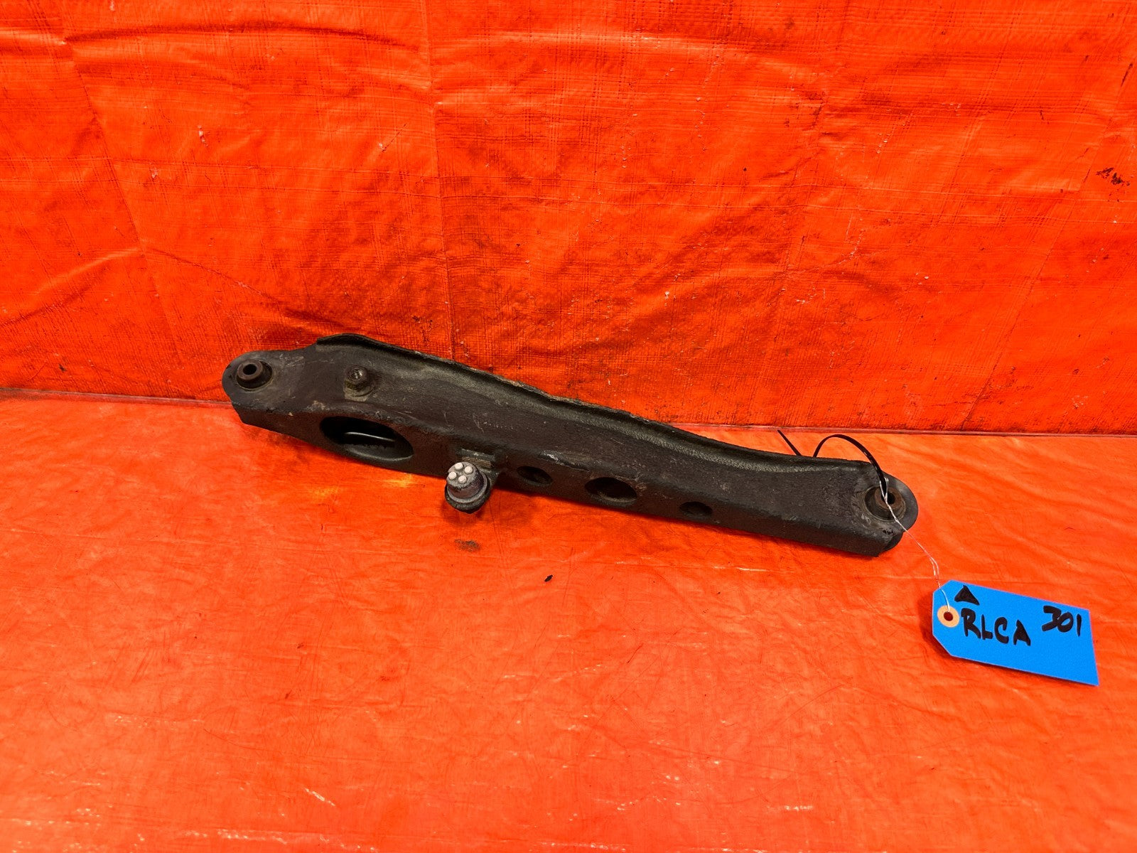 97 01 HONDA CR V CRV   REAR LOWER CONTROL ARM   DRIVER LEFT  SIDE   OEM #3015