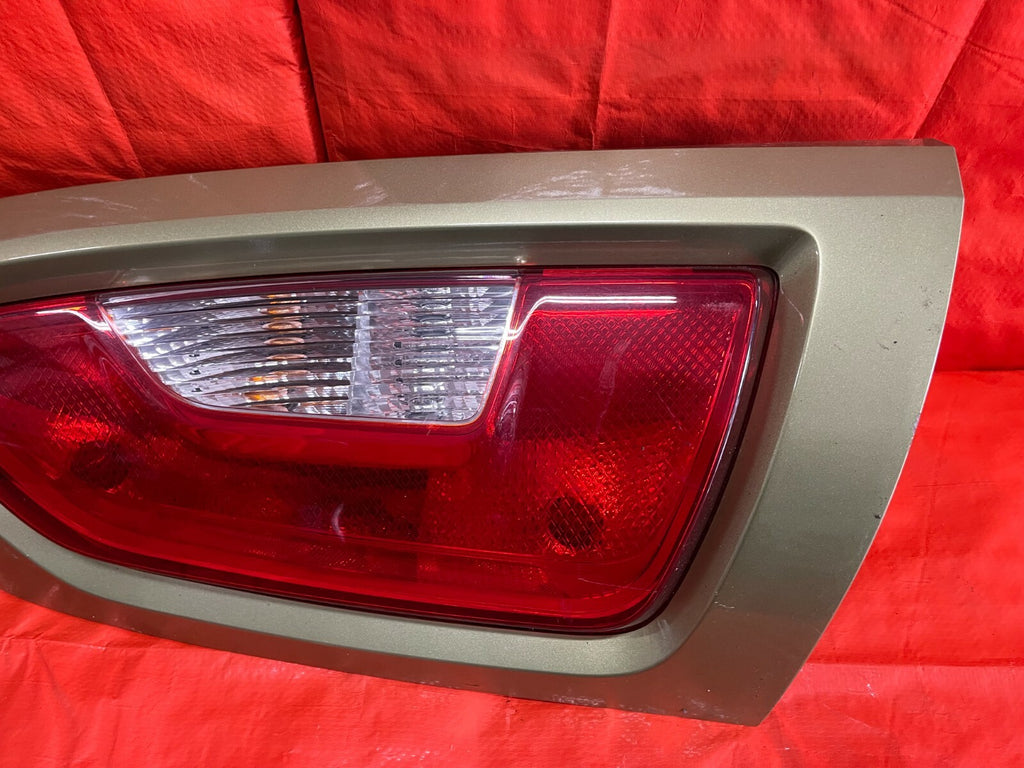 12 13 KIA SOUL   NON LED HALOGEN MODEL   DRIVER LEFT TAIL LIGHT LAMP   GREEN OEM5