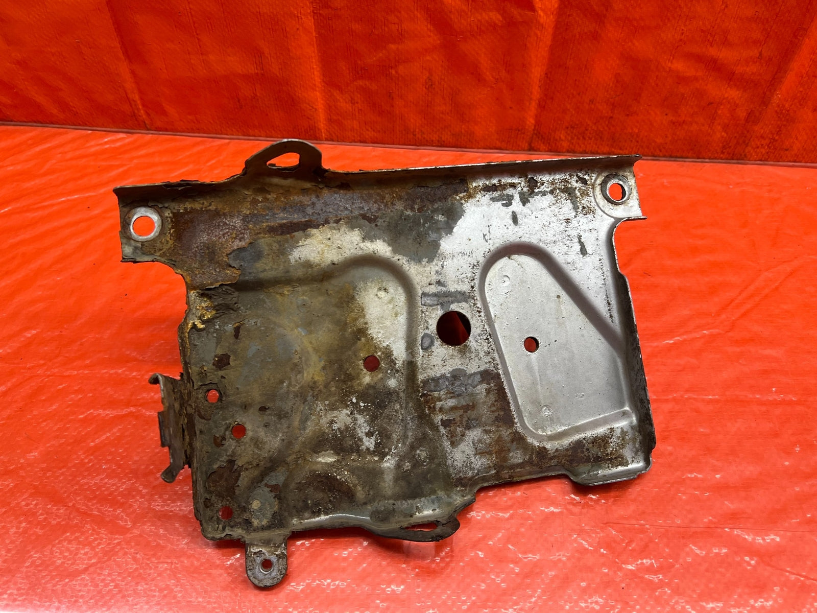 98 02 HONDA ACCORD 2.3L   BATTERY MOUNTING TRAY BRACKET   OEM FACTORY #1675