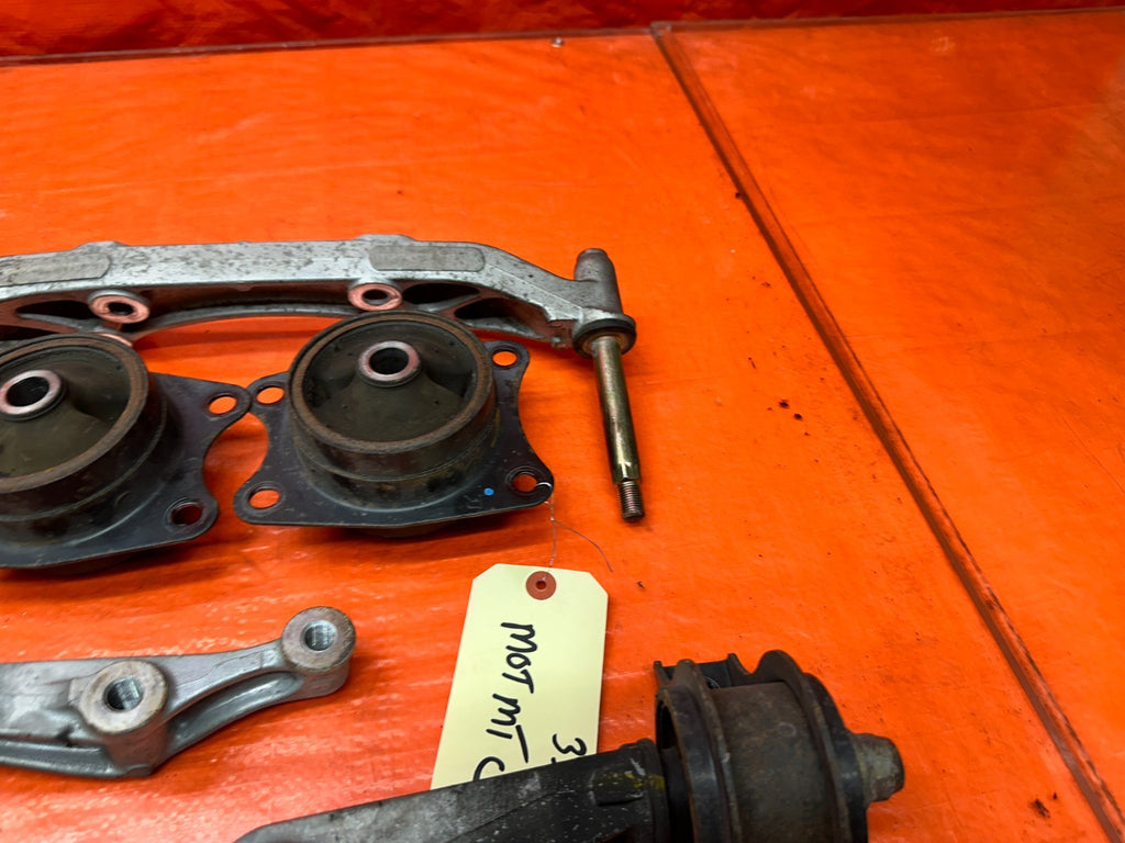 00-03 HONDA S2000 AP1 2.0L REAR DIFFERENTIAL CARRIER MOUNTING BRACKETS MOUNTS #37