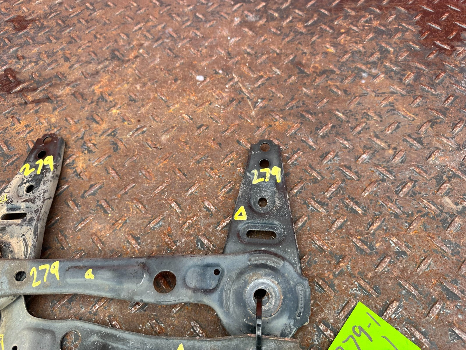 09 14 ACURA TSX   REAR SUB FRAME CROSSMEMBER MOUNTING BRACKETS BRACES OEM #2793