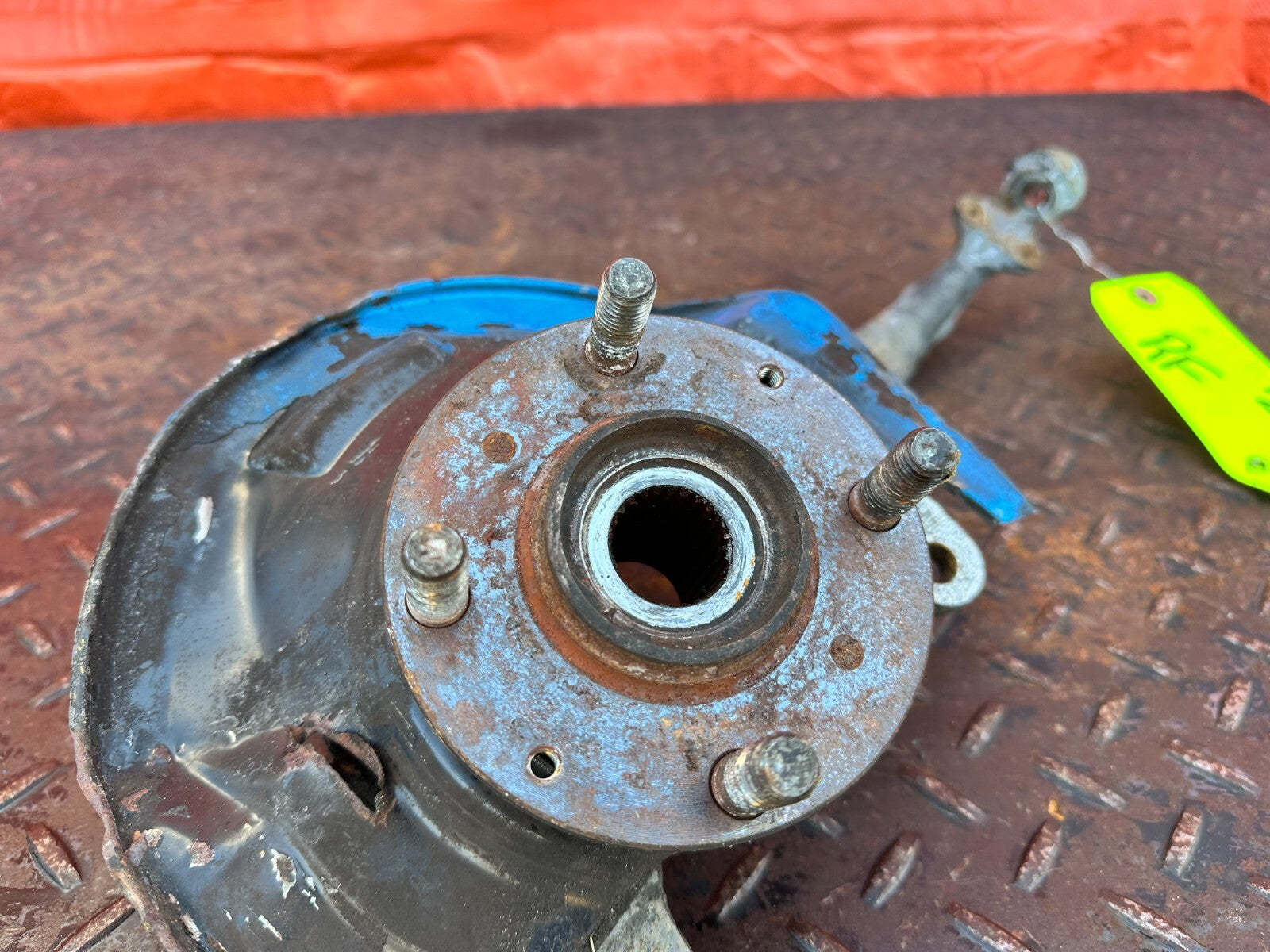 88 89 HONDA CRX   PASSENGER RIGHT FRONT SPINDLE KNUCKLE HUB   OEM FACTORY #2771