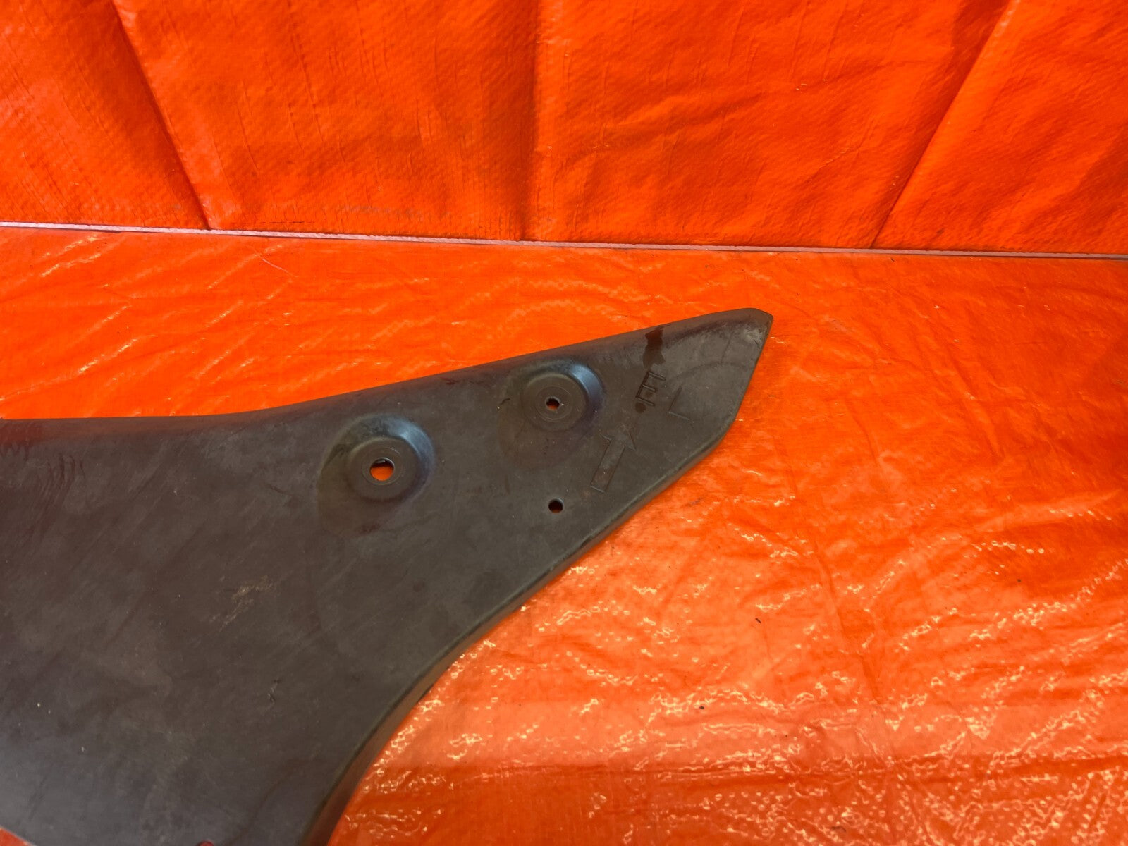14 19 INFINITI Q50 REAR FLOOR TUNNEL COVER PASSENGER RIGHT SIDE 74818 1MA0B #1133