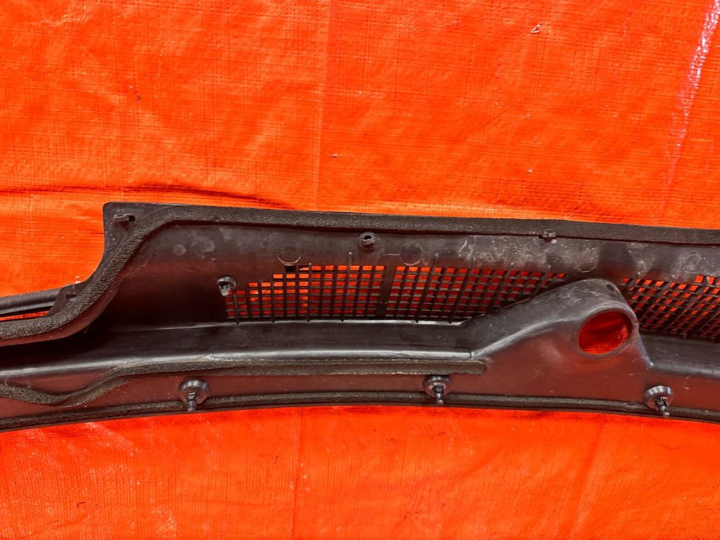 96 00 HONDA CIVIC   WINDSHIELD WIPER COWL TRIM PLASTIC   OEM FACTORY OE   #2978