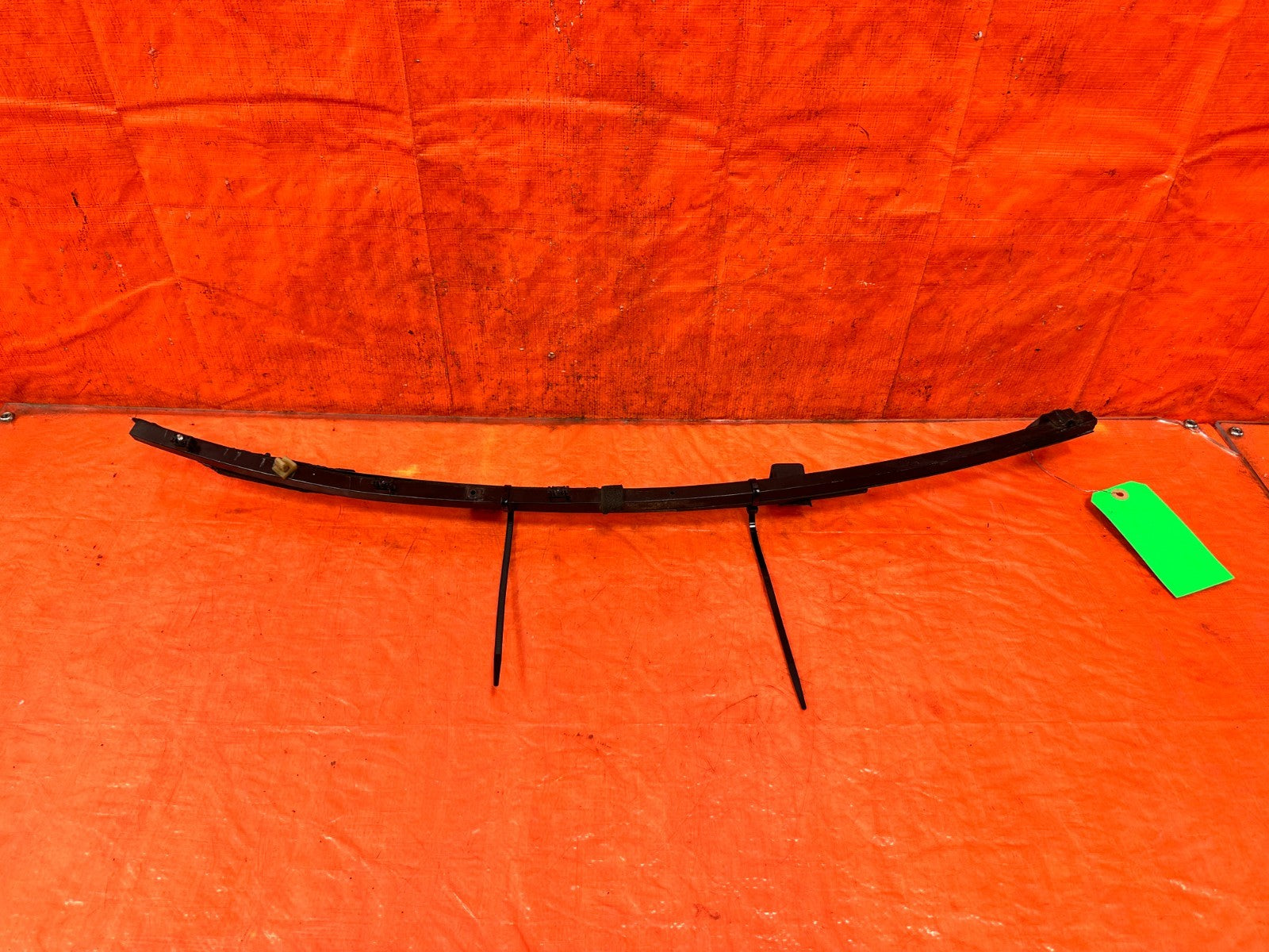 90 91 HONDA CIVIC HATCHBACK   DRIVER LEFT WINDOW GLASS GUIDE 2 PIECE SET OEM 3172