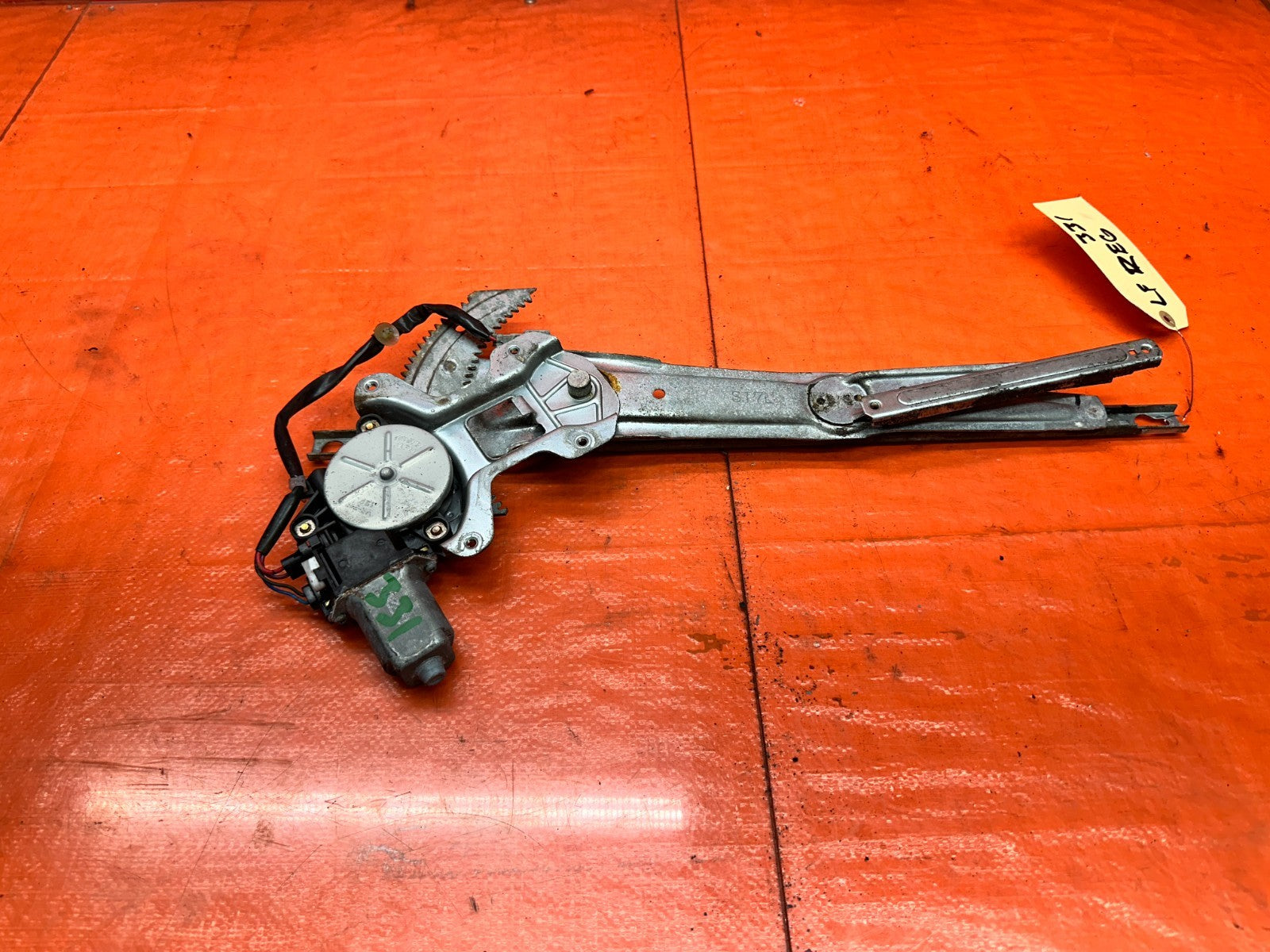 94 01 ACURA INTEGRA 2D LEFT DRIVER POWER WINDOW REGULATOR WITH MOTOR OEM #3315