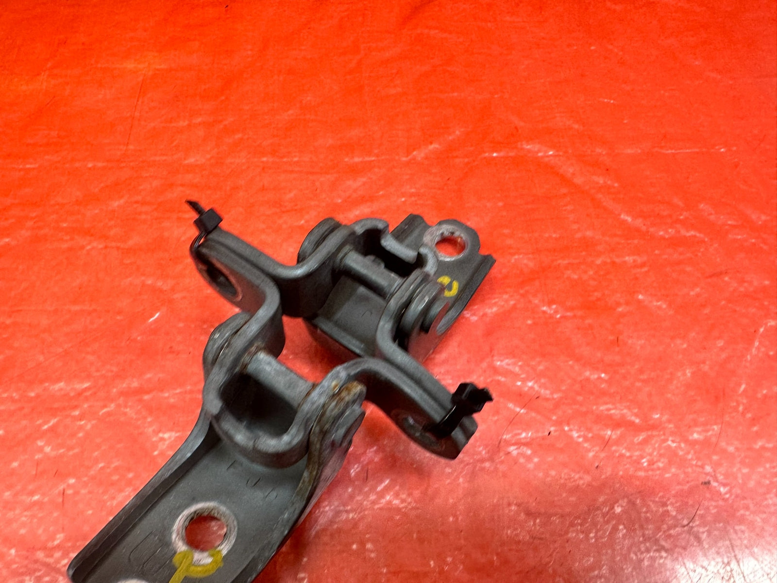 02 06 ACURA RSX   DRIVER LEFT FRONT DOOR HINGE SET UPPER LOWER   OEM #2116