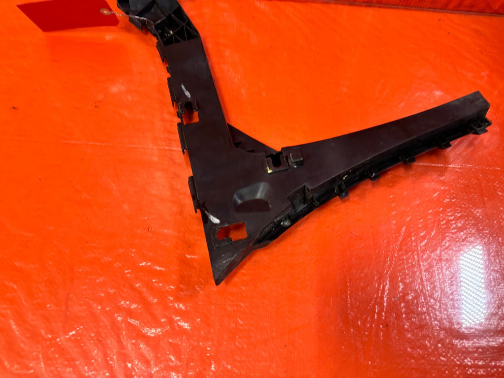 10 16 HYUNDAI GENESIS COUPE   RIGHT REAR   BUMPER BRACKET CLIP RETAINER OEM #3028
