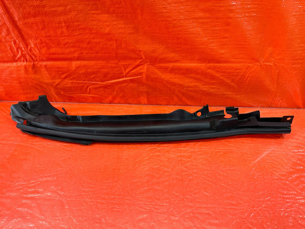 08 15 INFINITI G37 & Q60 COUPE DRIVER LEFT FRONT   FENDER SEAL TRIM GASKET #1900