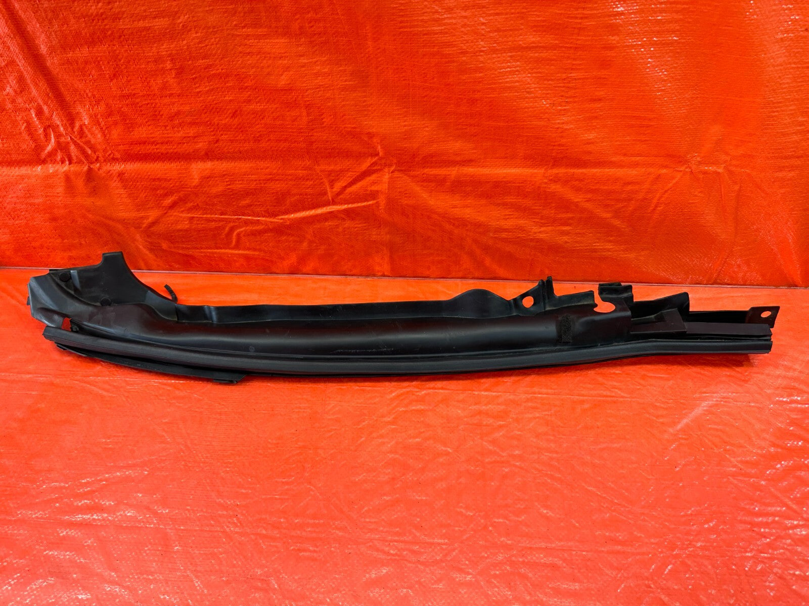 08 15 INFINITI G37 & Q60 COUPE DRIVER LEFT FRONT   FENDER SEAL TRIM GASKET #1900