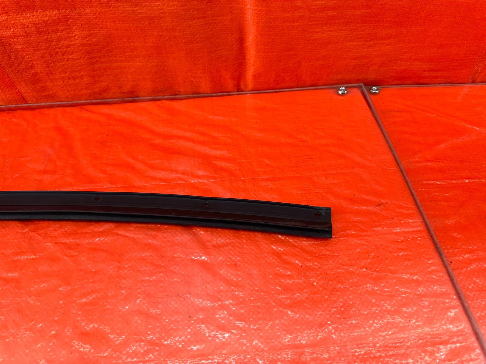 14 18 INFINITI Q50   DRIVER LEFT FRONT   LOWEER DOOR WEATHER STRIP   OEM #18510