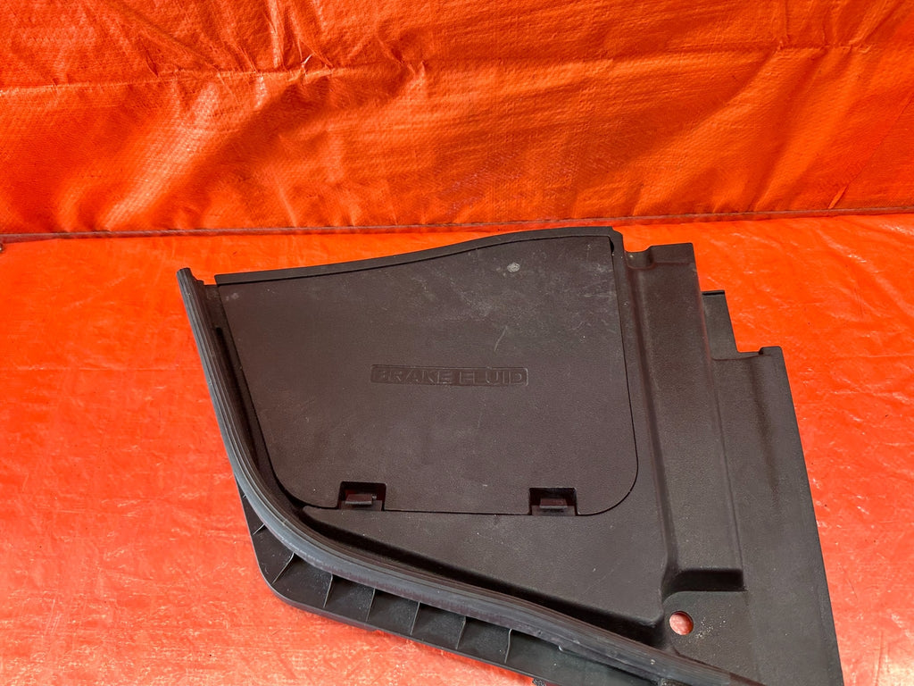 17 20 INFINITI Q60   BRAKE FLUID COVER PLASTIC TRIM   INNER & OUTER   OEM #2004