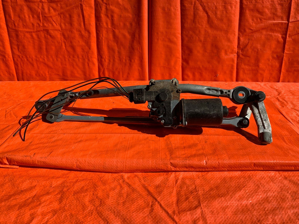 OEM 2007 BMW 335Xi 335i AWD SEDAN WINDSHIELD WIPER LINKAGE W/ MOTOR COMPLETE0