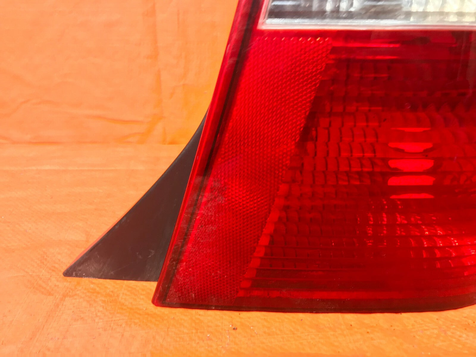 OEM 2005 2006 2007 FORD FOCUS   SEDAN   PASSENGER RIGHT TAIL LIGHT LAMP 05 06 071