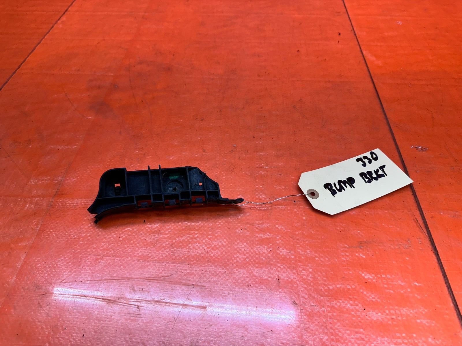 04 08 ACURA TSX RIGHT PASS FRONT BUMPER MOUNTING RETAINER BRACKET OEM #3300
