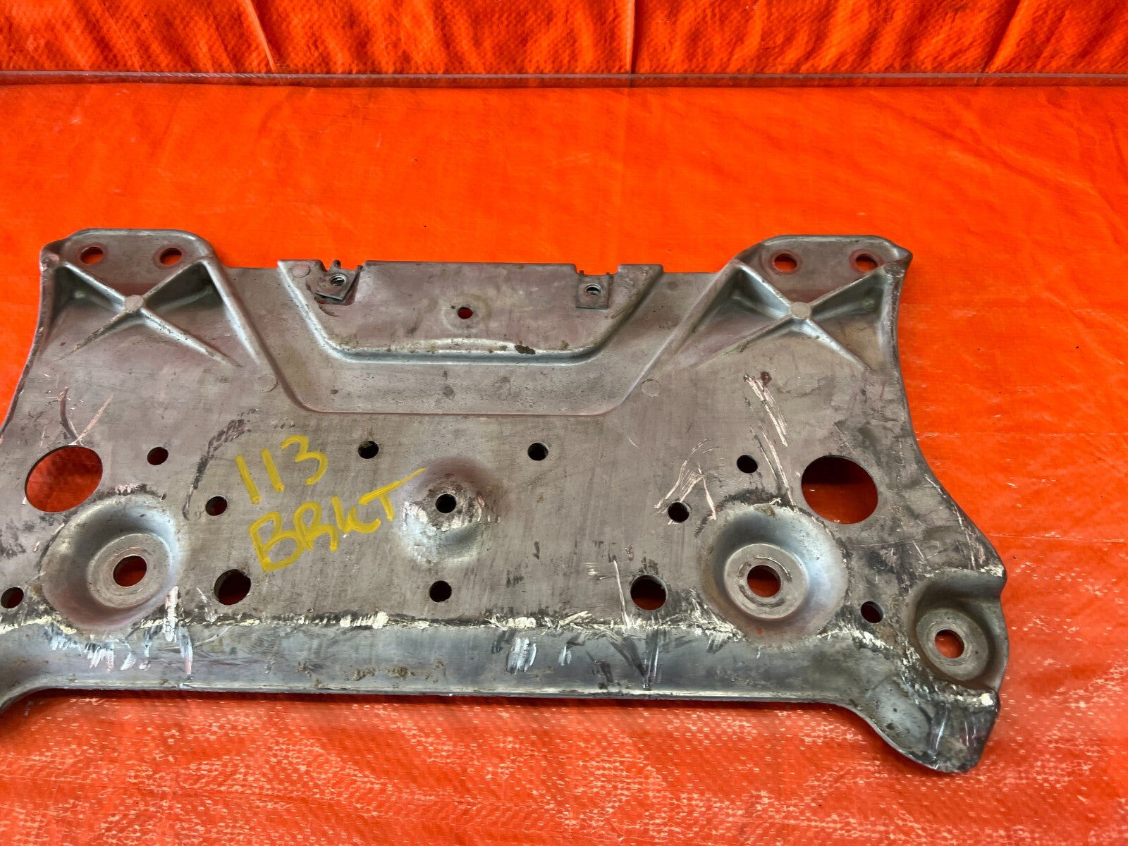 16 20 INFINITI Q50 Q60   3.0L   RWD ONLY   FRONT SUB FRAME CROSS MEMBER BRACKET4
