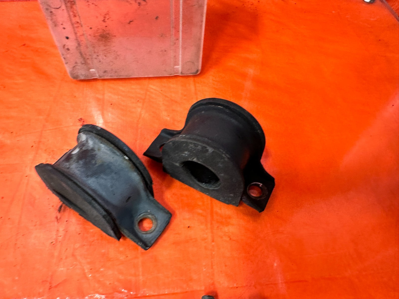 97 01 HONDA PRELUDE   LEFT & RIGHT FRONT SWAY BAR BRACKETS   OEM FACTORY OE #3238
