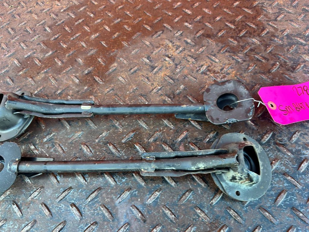 2013 13 INFINITI G37 S CONVERTIBLE   LEFT AND RIGHT REAR SUBFRAME BRACE BRACKET4