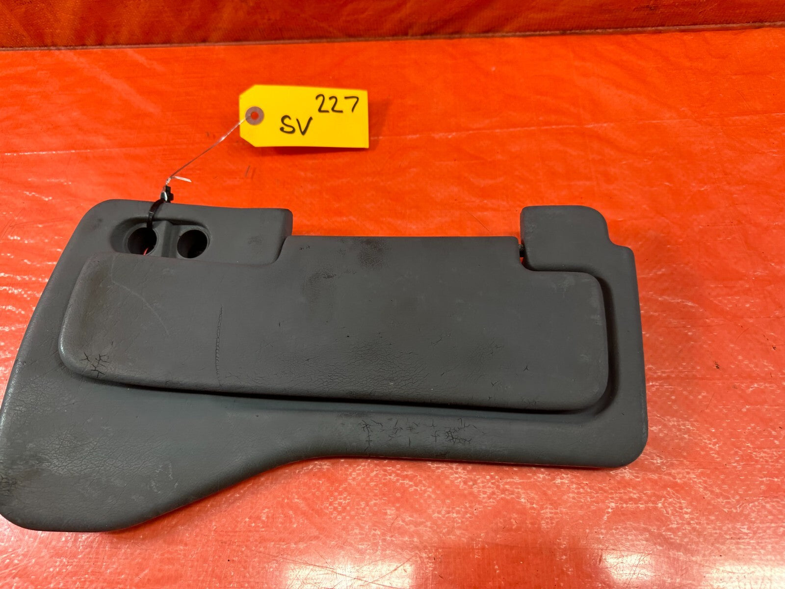 94 95 HONDA DEL SOL   SUN VISOR   PASSENGER RIGHT SIDE   GRAY COLOR   OEM #2272