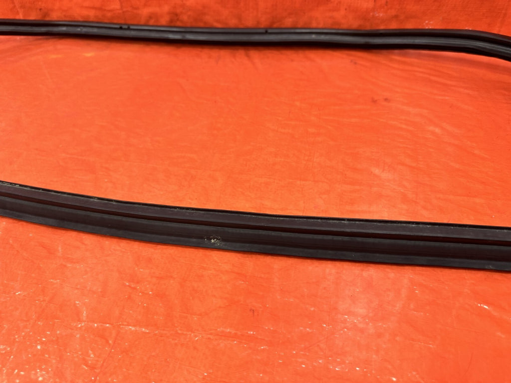00 09 HONDA S2000   REAR TRUNK WEATHER STRIP GASKET SEAL   OEM FACTORY #29011
