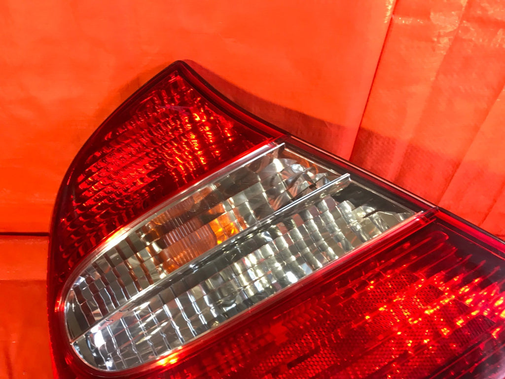 OEM 2002 02 TOYOTA CAMRY DRIVER LEFT TAIL LIGHT LAMP L LH5