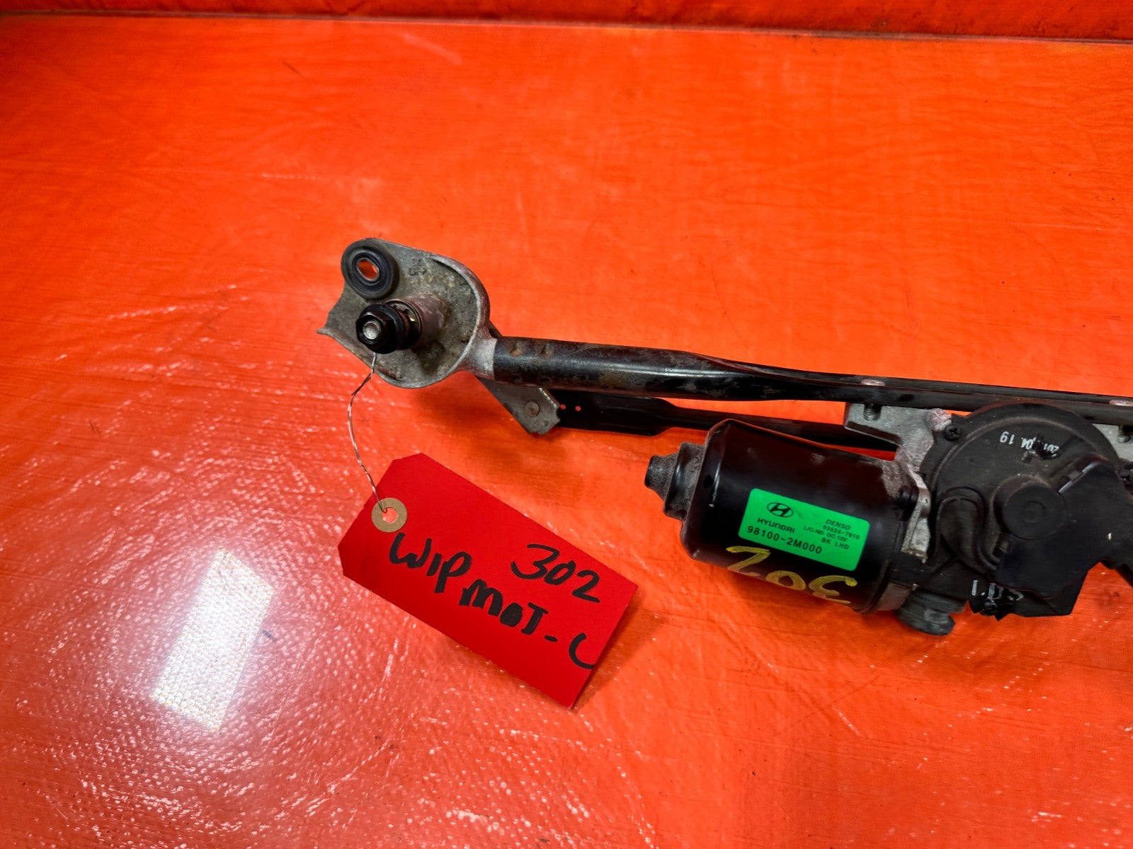 10 16 HYUNDAI GENESIS COUPE WINDSHIELD WIPER MOTOR W/ LINKAGE COMPLETE OEM 3024