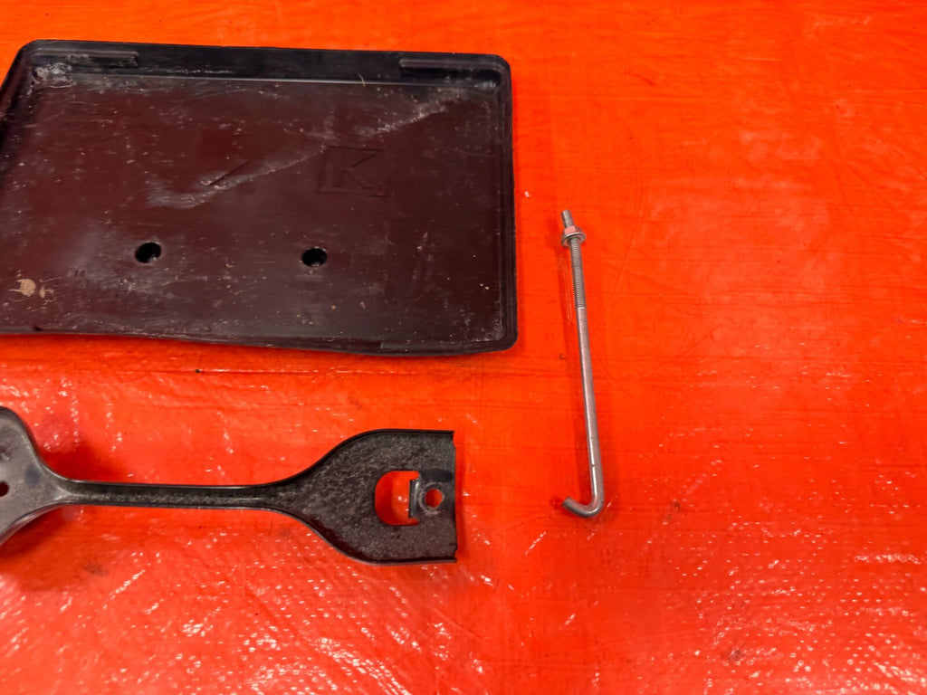 13 16 SCION FRS   17 20 86 13 20 BRZ   BATTERY TRAY PLASTIC AND TIE DOWN   OEM #2