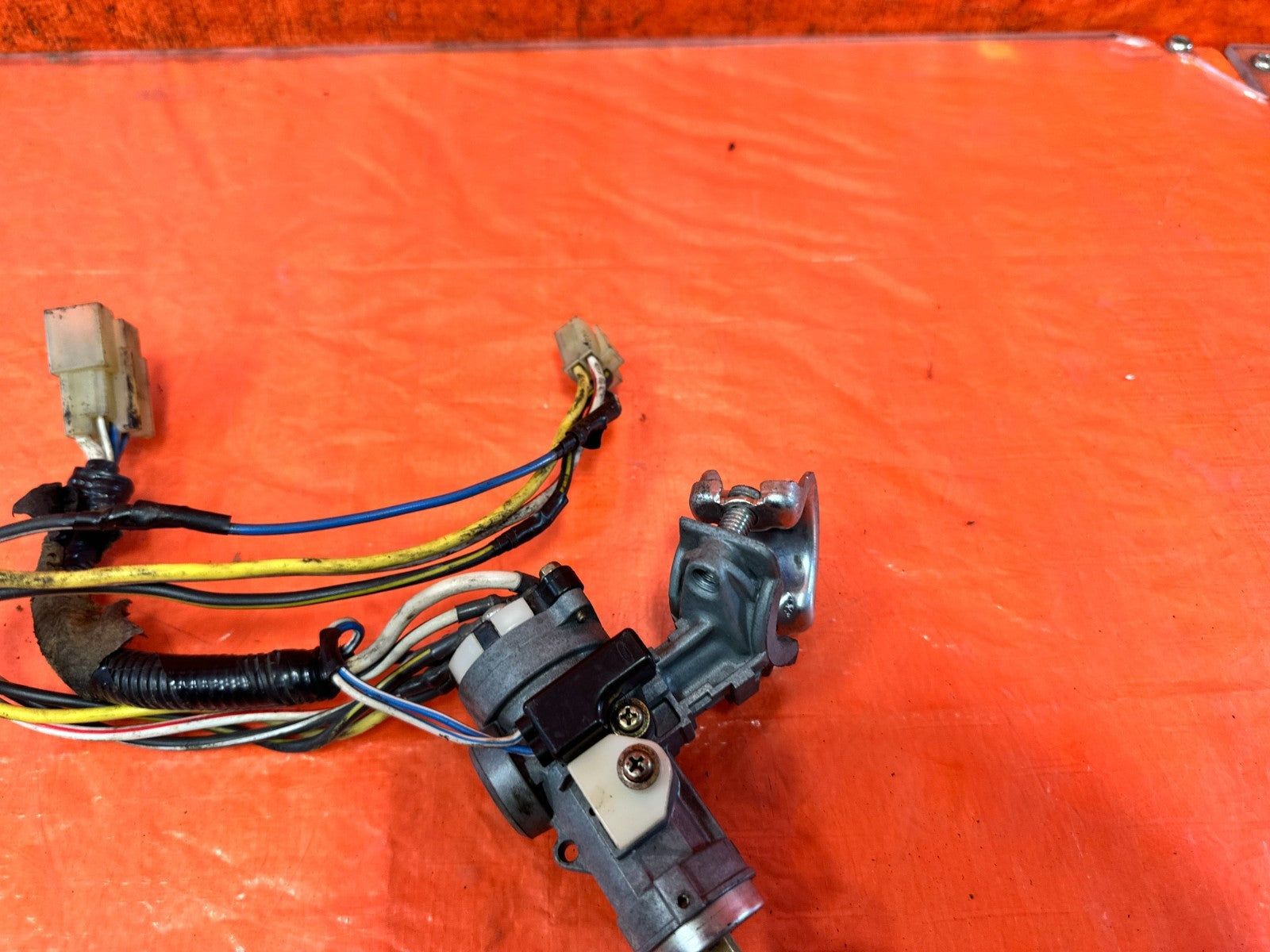 90 91 HONDA CIVIC HATCHBACK   5 SPEED IGNITION SWITCH WITH ALL LOCKS OEM 3273