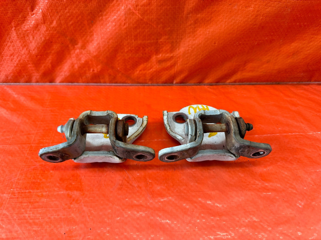 95 98 HONDA ODYSSEY PASSENGER RIGHT REAR UPPER & LOWER DOOR HINGES HINGE SET 1939