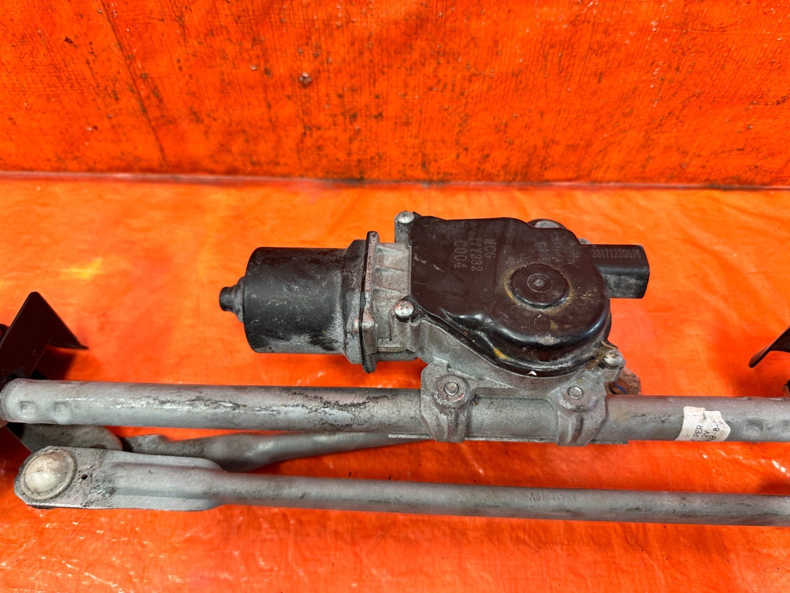 13 18 NISSAN ALTIMA WINDSHIELD WIPER MOTOR W/ LINKAGE   COMPLETE   OEM #3LI7
