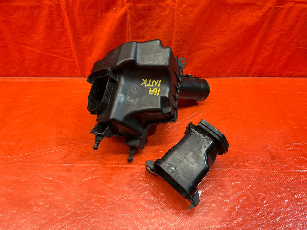 08 10 INFINITI G37 S SPORT   RIGHT   FACTORY AIR INTAKE FILTER BOX HOUSING   OEM10