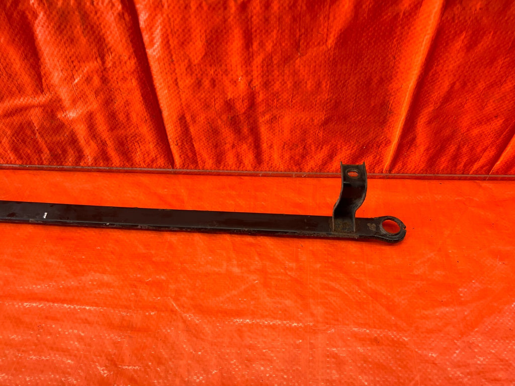 94 01 ACURA INTEGRA   AC CONDENSER ASSEMBLY MOUNTING BRACKET BAR MOUNT OEM #1448