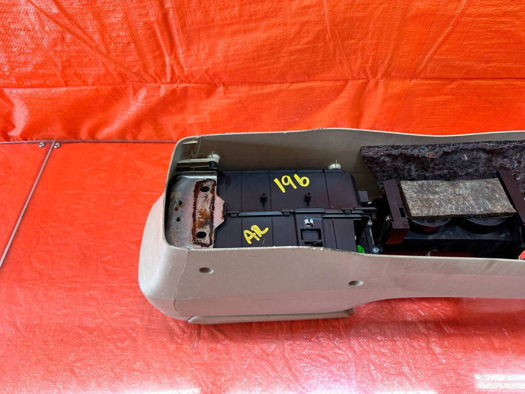 04 08 ACURA TSX   ARM REST / CENTER CONSOLE STORAGE COMPARTMENT BIN TAN OEM #19622