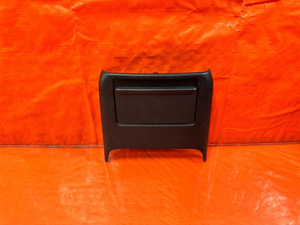 08 15 INFINITI G37 & Q60    2D COUPE   REAR ARM REST CENTER CONSOLE TROM POCKET0