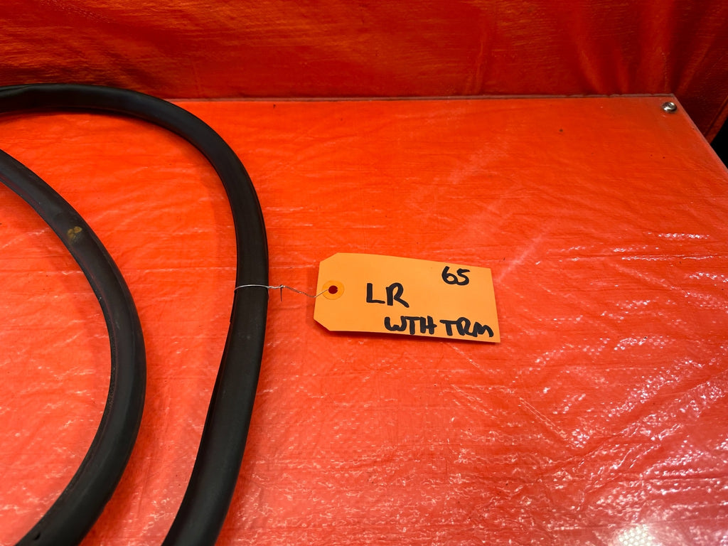 10 16 PORSCHE PANAMERA   DRIVER LEFT REAR DOOR WEATHER STRIP RUBBER   OEM #654