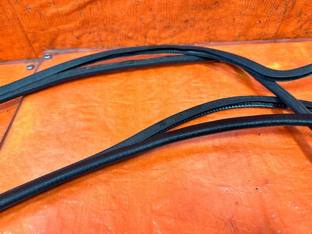 90 91 HONDA CIVIC HATCH   CHASSIS TO DOOR OPEN TRIM WEATHER STRIP LEFT RIGHT 3256