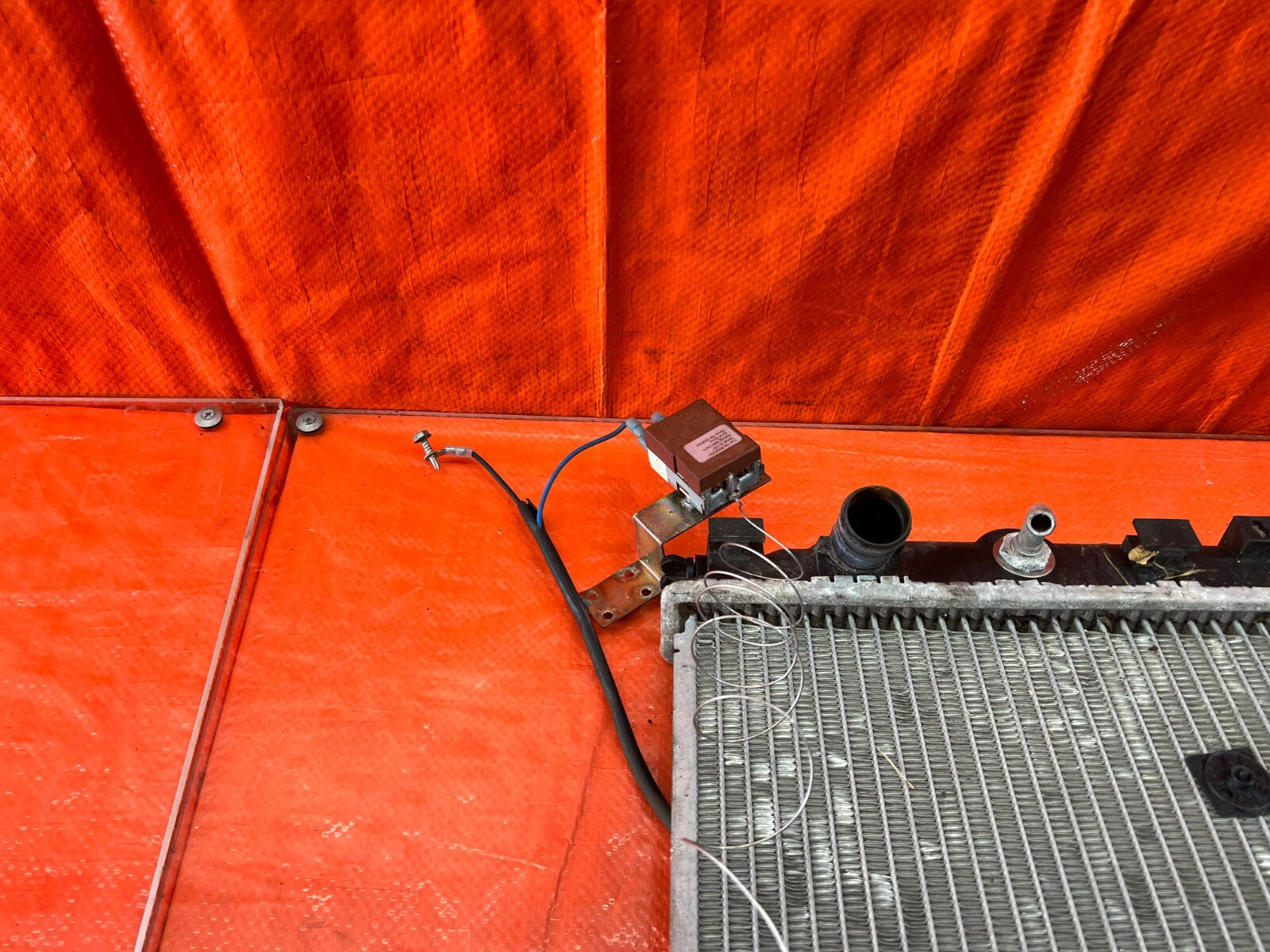 88 91 HONDA CRX DX SI   RADIATOR ASSEMBLY   AUTOMATIC TRANSMISSION ONLY OEM #15710