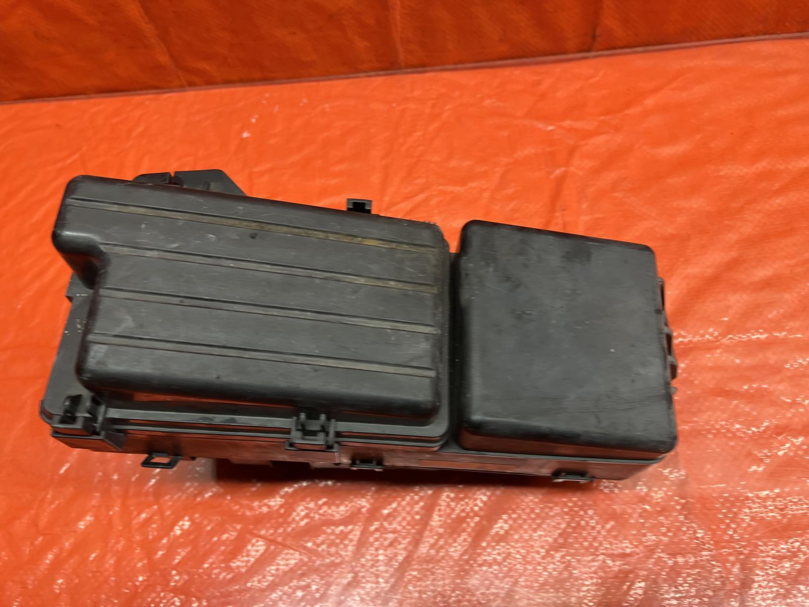 2005 05 ACURA TSX   EXTERIOR / ENGINE BAY   FUSE BOX PANEL   OEM FACTORY #156 2