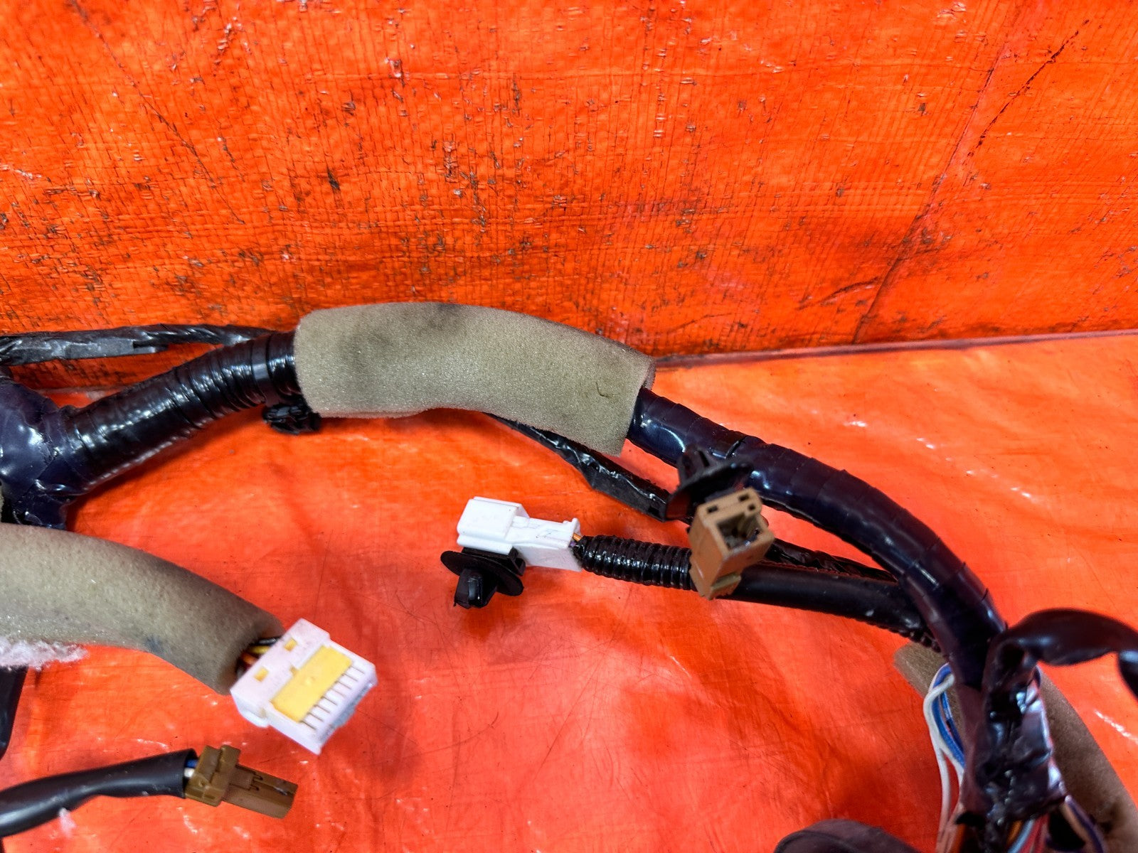 2013 13 INFINITI G37 S CONVERTIBLE   DRIVER LEFT FRONT DOOR WIRE HARNESS OEM 32910