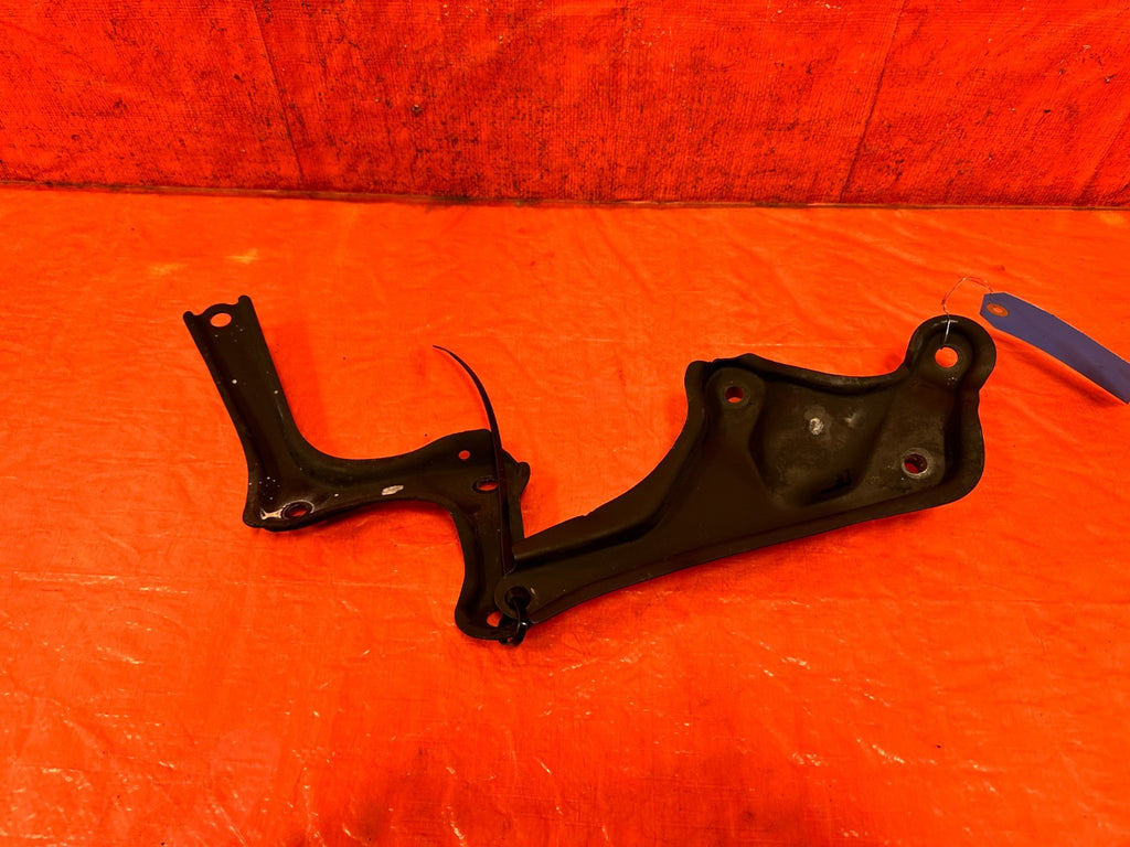 92 96 HONDA PRELUDE   LEFT & RIGHT  STEERING RACK BRACKET   OEM FACTORY #3235