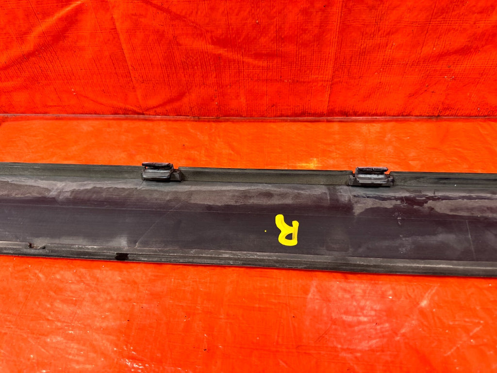 88 89 HONDA CRX   RIGHT   LOWER DOOR MOLDING TRIM INSERT LINER LINING OEM #27713
