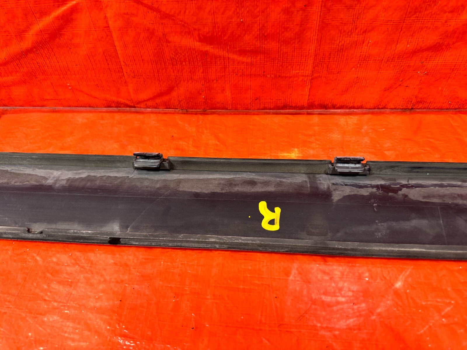 88 89 HONDA CRX   RIGHT   LOWER DOOR MOLDING TRIM INSERT LINER LINING OEM #27713