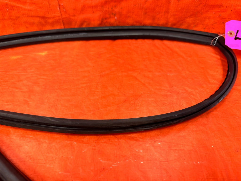96 00 HONDA CIVIC SEDAN   DRIVER LEFT REAR   WINDOW GLASS RUN CHANNEL OEM #2978