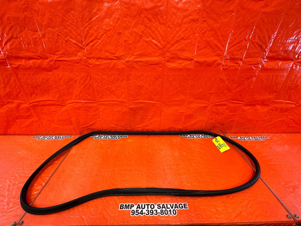 08 12 HONDA ACCORD SEDAN CHASSIS TO DOOR OPEN TRIM WEATHER STRIP LEFT REAR 2510